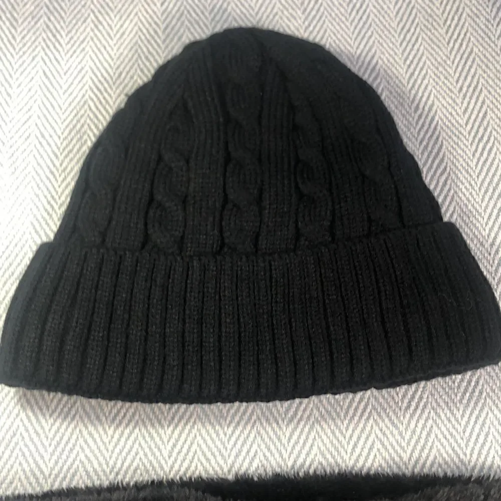 BLACK WINTER faux fur lined winter hat and gaiter Excellent Used Condition